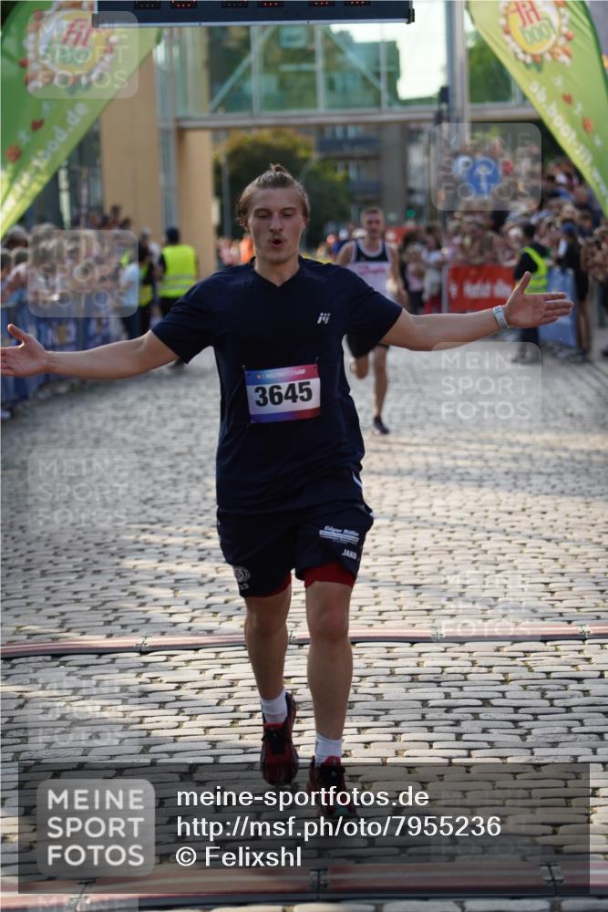 13.06.2025 - Holstenköstenlauf Felixshl http://msf.ph/oto/7955236 13.06.2025 19:45:49 Laufen 2989, 3227, 3280, 3645, 3771 meine-sportfotos.de