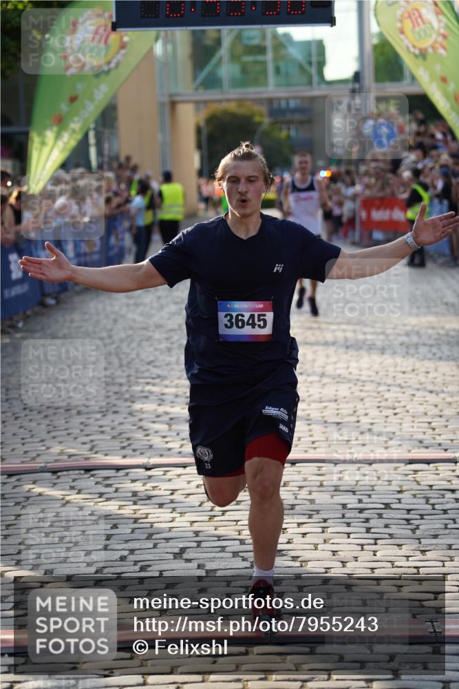 13.06.2025 - Holstenköstenlauf Felixshl http://msf.ph/oto/7955243 13.06.2025 19:45:49 Laufen 2989, 3227, 3280, 3645, 3771 meine-sportfotos.de