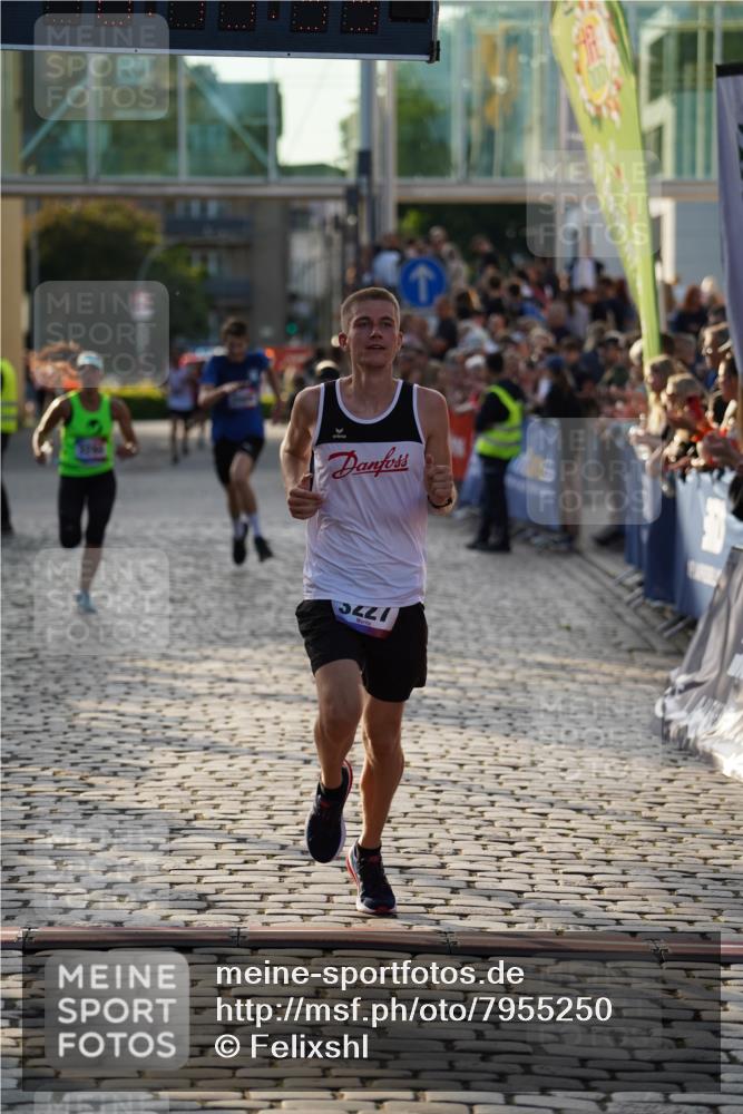 13.06.2025 - Holstenköstenlauf Felixshl http://msf.ph/oto/7955250 13.06.2025 19:45:52 Laufen 2989, 3227, 3280, 3645, 3771 meine-sportfotos.de