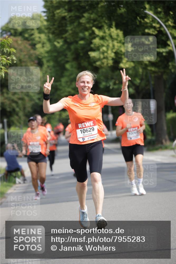 15.06.2025 - REWE Women's Run Jannik Wohlers http://msf.ph/oto/7955283 15.06.2025 08:50:50 Laufen 10629, 10061 meine-sportfotos.de