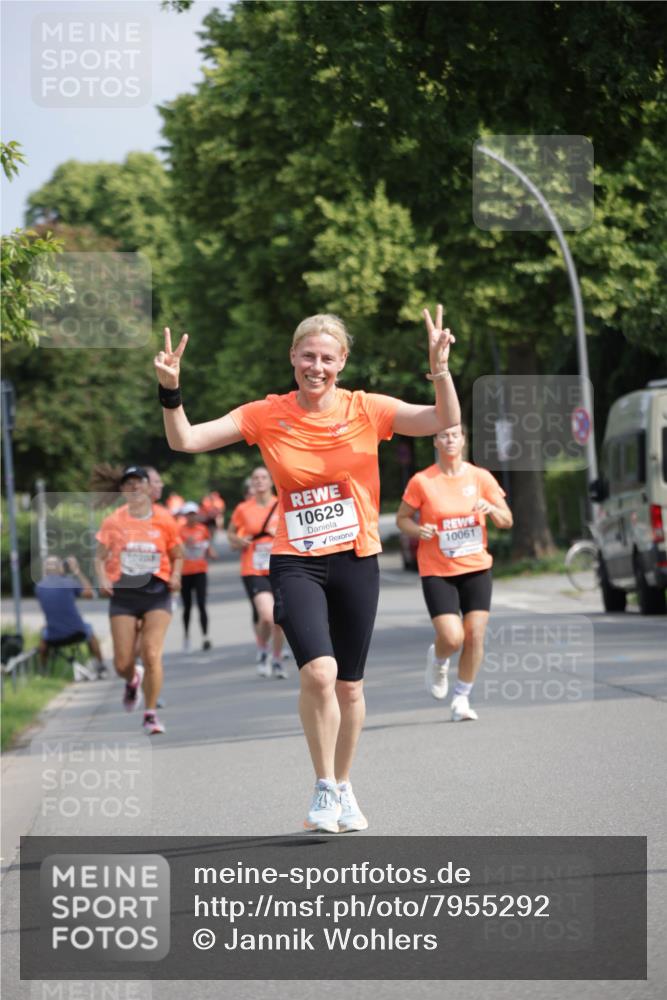 15.06.2025 - REWE Women's Run Jannik Wohlers http://msf.ph/oto/7955292 15.06.2025 08:50:51 Laufen 10629, 10061 meine-sportfotos.de