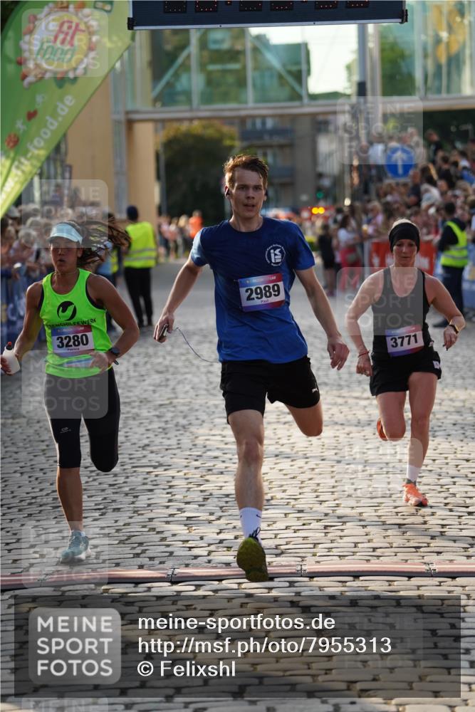 13.06.2025 - Holstenköstenlauf Felixshl http://msf.ph/oto/7955313 13.06.2025 19:45:55 Laufen 2989, 3227, 3280, 3771 meine-sportfotos.de