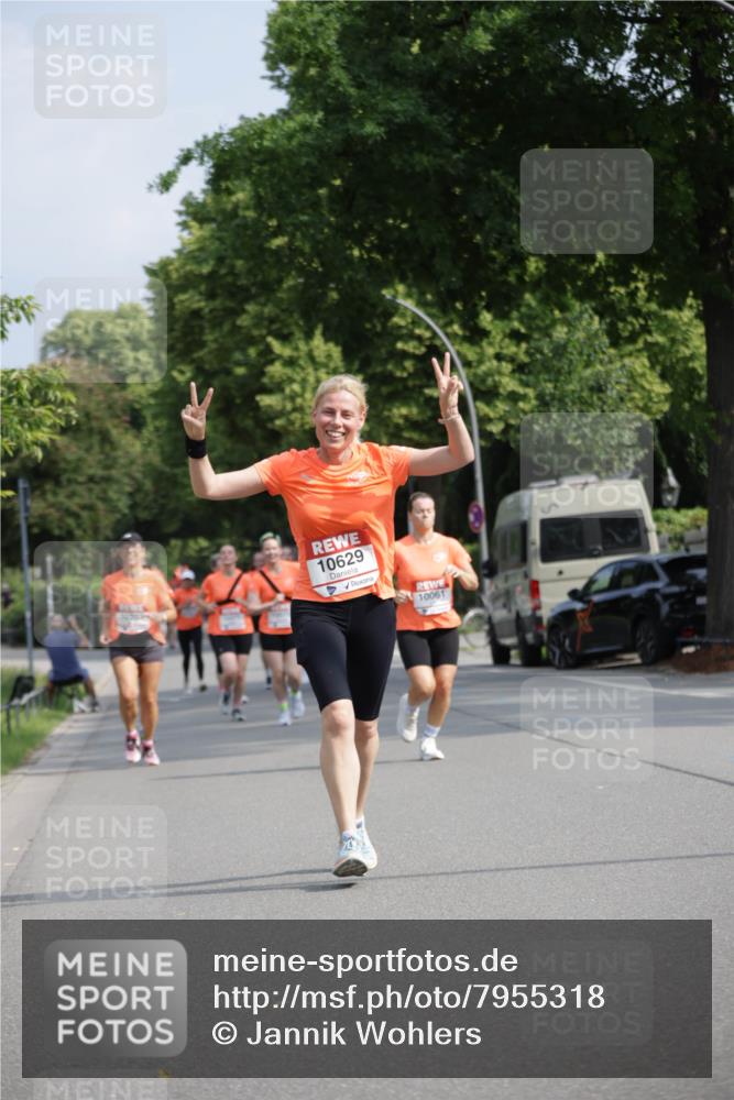 15.06.2025 - REWE Women's Run Jannik Wohlers http://msf.ph/oto/7955318 15.06.2025 08:50:51 Laufen 10629, 10061 meine-sportfotos.de