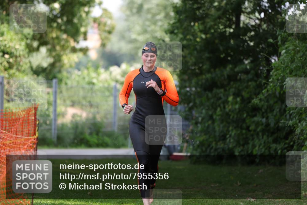 15.06.2025 - 7 Türme Triathlon Michael Strokosch http://msf.ph/oto/7955356 15.06.2025 12:32:49 Schwimmen 447, 472, 486, 660 meine-sportfotos.de