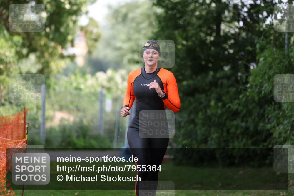 15.06.2025 - 7 Türme Triathlon Michael Strokosch http://msf.ph/oto/7955364 15.06.2025 12:32:50 Schwimmen 447, 472, 486, 660 meine-sportfotos.de