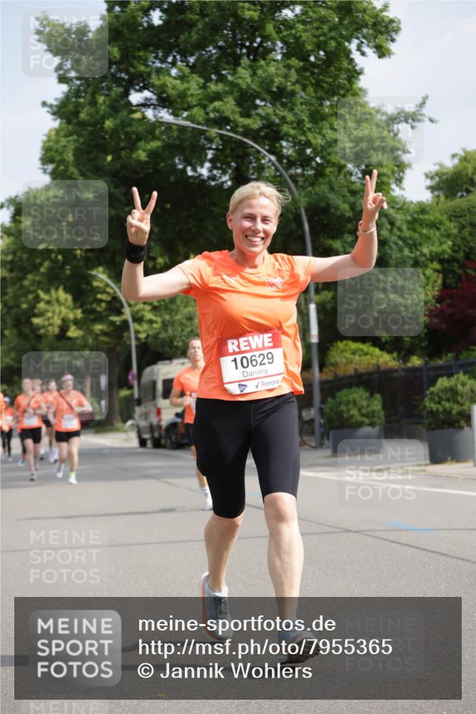 15.06.2025 - REWE Women's Run Jannik Wohlers http://msf.ph/oto/7955365 15.06.2025 08:50:53 Laufen 10629 meine-sportfotos.de