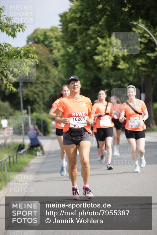 15.06.2025 - REWE Women's Run Jannik Wohlers http://msf.ph/oto/7955367 15.06.2025 08:50:54 Laufen 10203, 10070 meine-sportfotos.de