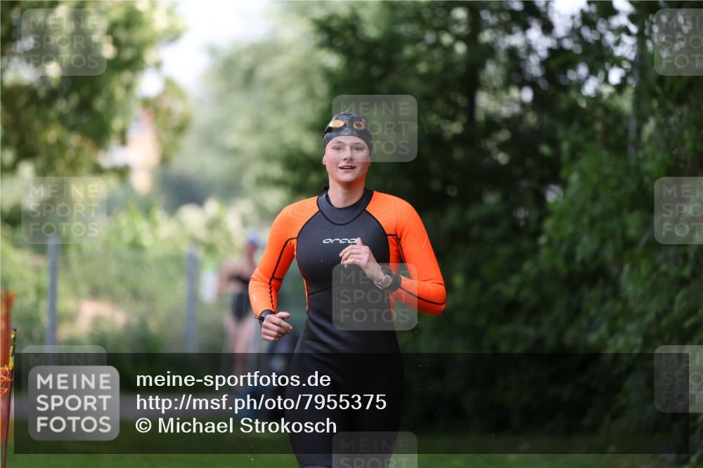 15.06.2025 - 7 Türme Triathlon Michael Strokosch http://msf.ph/oto/7955375 15.06.2025 12:32:51 Schwimmen 447, 472, 486, 660 meine-sportfotos.de