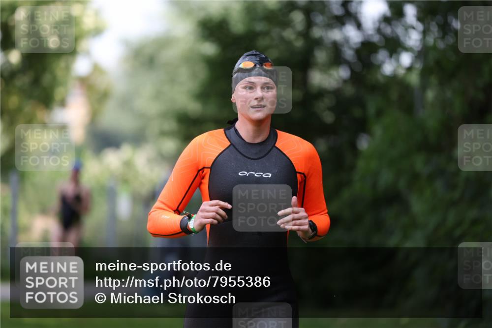 15.06.2025 - 7 Türme Triathlon Michael Strokosch http://msf.ph/oto/7955386 15.06.2025 12:32:52 Schwimmen 447, 472, 486, 529, 660 meine-sportfotos.de