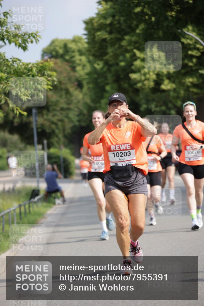 15.06.2025 - REWE Women's Run Jannik Wohlers http://msf.ph/oto/7955391 15.06.2025 08:50:55 Laufen 006, 10203, 10070 meine-sportfotos.de