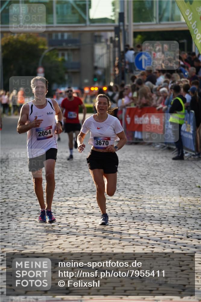 13.06.2025 - Holstenköstenlauf Felixshl http://msf.ph/oto/7955411 13.06.2025 19:46:04 Laufen 2054, 3670, 3879 meine-sportfotos.de