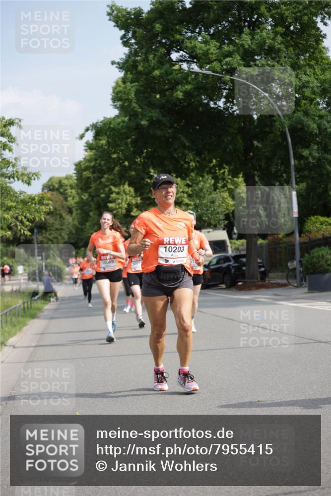 15.06.2025 - REWE Women's Run Jannik Wohlers http://msf.ph/oto/7955415 15.06.2025 08:50:56 Laufen 10203 meine-sportfotos.de
