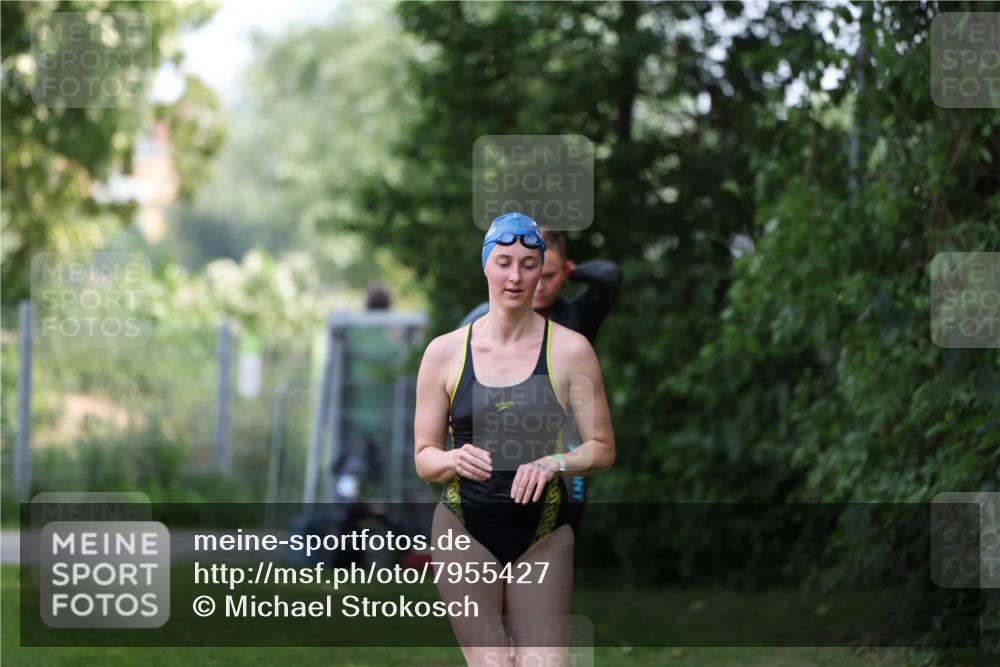 15.06.2025 - 7 Türme Triathlon Michael Strokosch http://msf.ph/oto/7955427 15.06.2025 12:32:56 Schwimmen 401, 428, 447, 472, 486, 529, 650, 660 meine-sportfotos.de