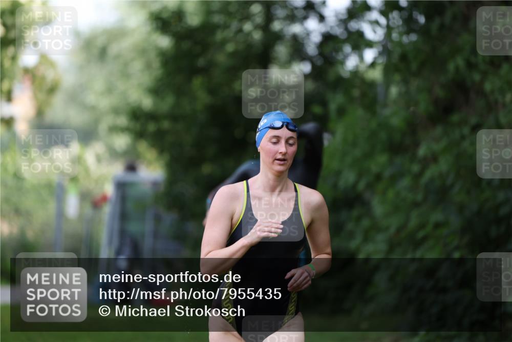 15.06.2025 - 7 Türme Triathlon Michael Strokosch http://msf.ph/oto/7955435 15.06.2025 12:32:57 Schwimmen 401, 428, 447, 472, 486, 529, 650, 660 meine-sportfotos.de