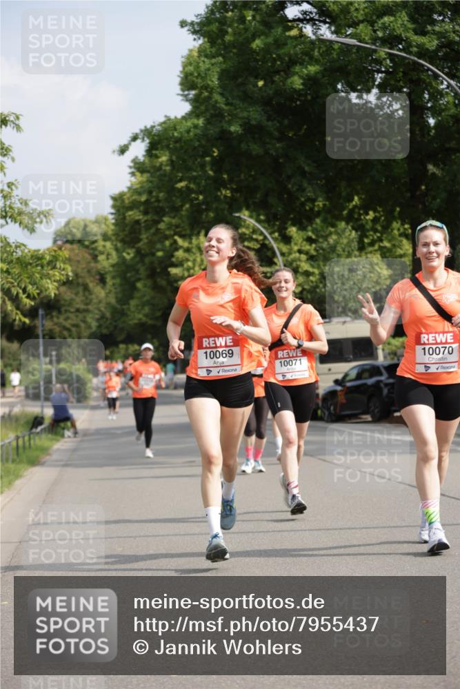 15.06.2025 - REWE Women's Run Jannik Wohlers http://msf.ph/oto/7955437 15.06.2025 08:50:58 Laufen 10069, 10071, 10070 meine-sportfotos.de