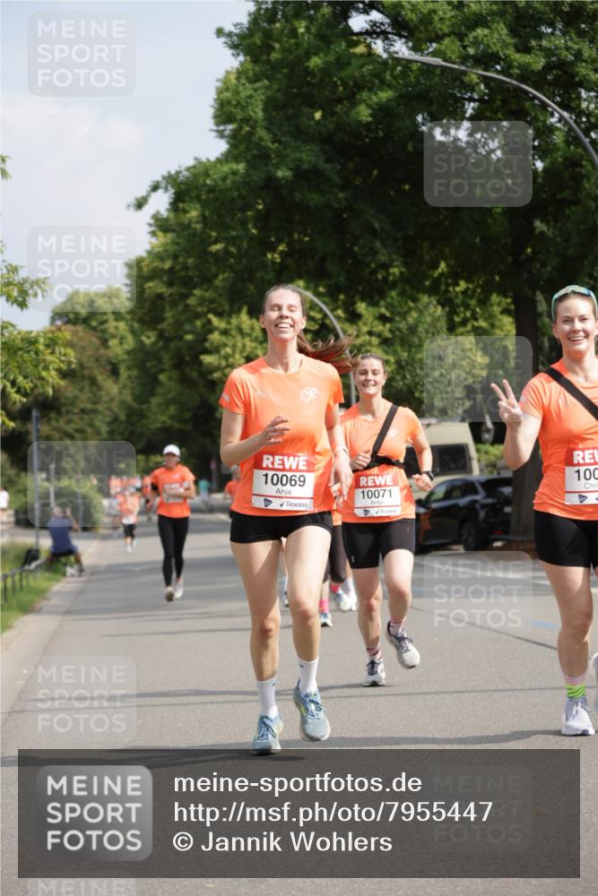 15.06.2025 - REWE Women's Run Jannik Wohlers http://msf.ph/oto/7955447 15.06.2025 08:50:58 Laufen 10069, 10071 meine-sportfotos.de