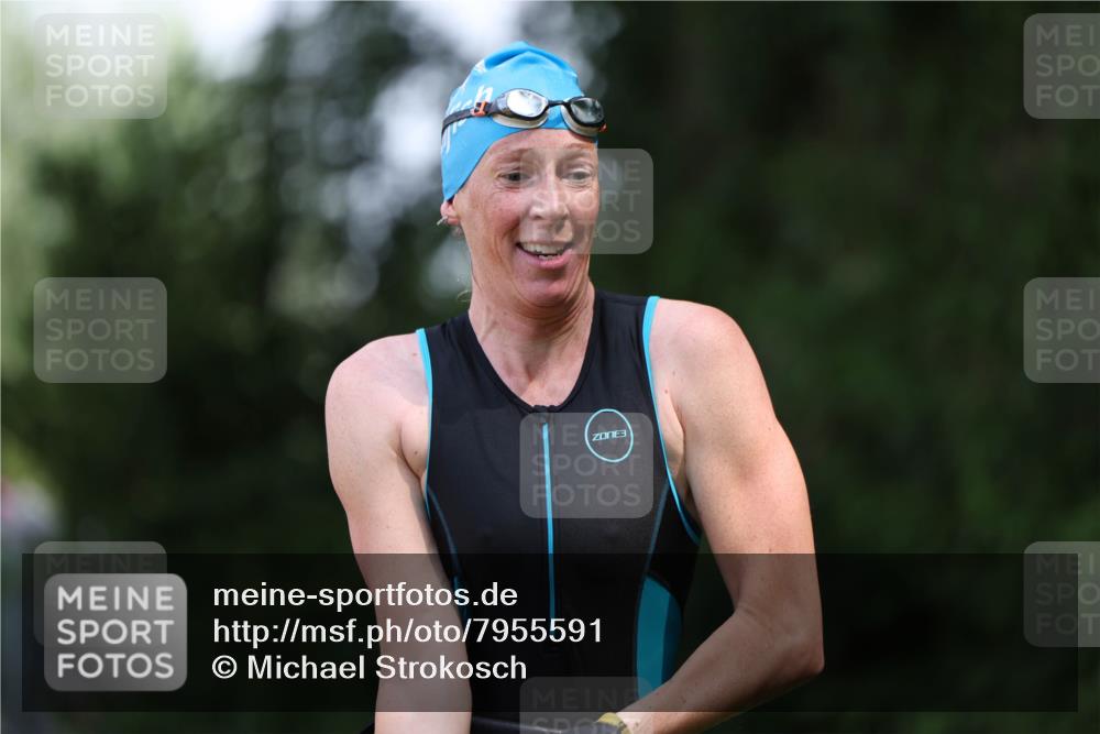 15.06.2025 - 7 Türme Triathlon Michael Strokosch http://msf.ph/oto/7955591 15.06.2025 12:33:16 Schwimmen 381, 382, 401, 428, 486, 529, 601, 650 meine-sportfotos.de