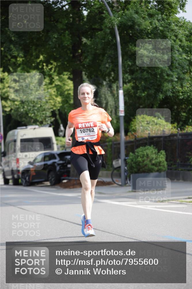 15.06.2025 - REWE Women's Run Jannik Wohlers http://msf.ph/oto/7955600 15.06.2025 08:51:07 Laufen 10762 meine-sportfotos.de