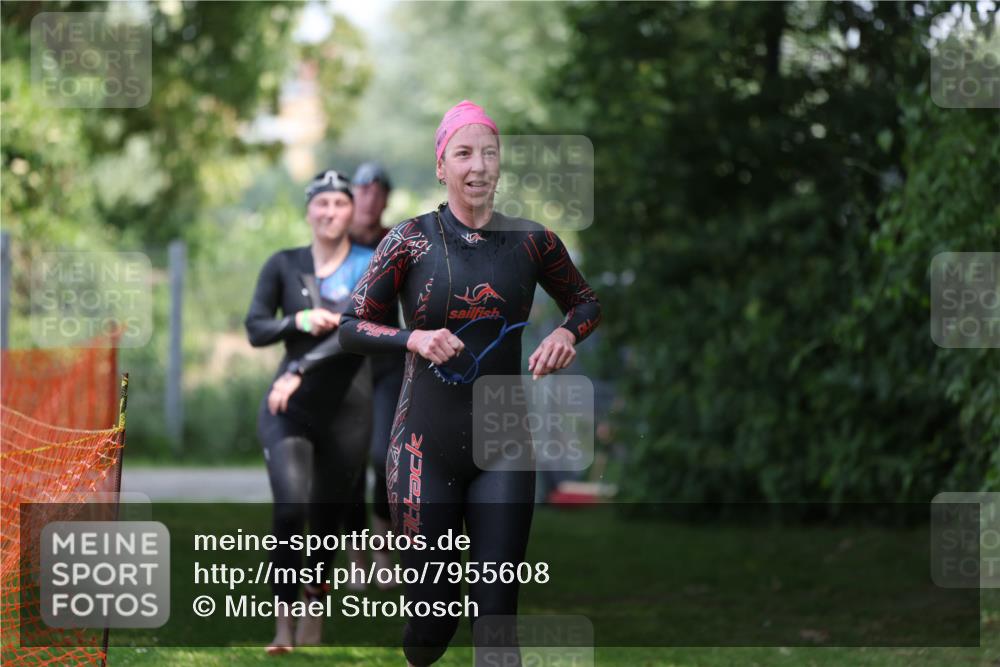 15.06.2025 - 7 Türme Triathlon Michael Strokosch http://msf.ph/oto/7955608 15.06.2025 12:33:23 Schwimmen 381, 382, 391, 401, 428, 433, 601, 650 meine-sportfotos.de