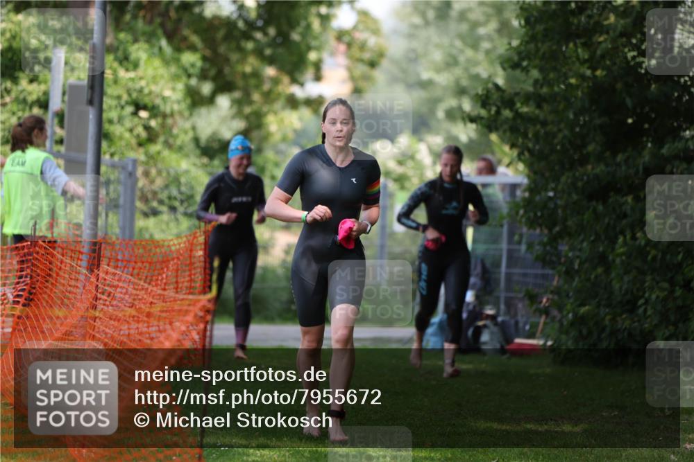 15.06.2025 - 7 Türme Triathlon Michael Strokosch http://msf.ph/oto/7955672 15.06.2025 12:33:35 Schwimmen 381, 391, 415, 433, 601, 667, 675 meine-sportfotos.de
