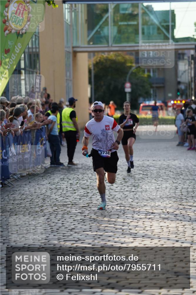 13.06.2025 - Holstenköstenlauf Felixshl http://msf.ph/oto/7955711 13.06.2025 19:46:20 Laufen 3738, 3971 meine-sportfotos.de