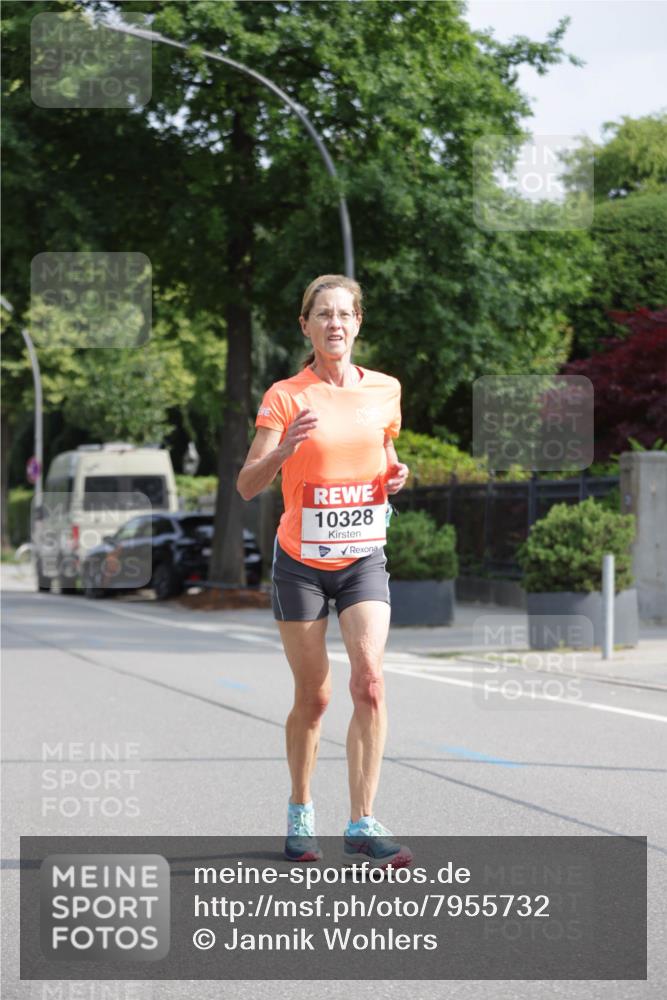 15.06.2025 - REWE Women's Run Jannik Wohlers http://msf.ph/oto/7955732 15.06.2025 08:51:18 Laufen 10328 meine-sportfotos.de