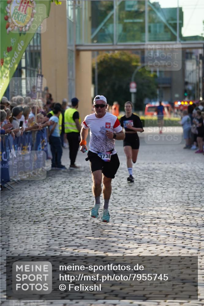 13.06.2025 - Holstenköstenlauf Felixshl http://msf.ph/oto/7955745 13.06.2025 19:46:20 Laufen 3738, 3971 meine-sportfotos.de