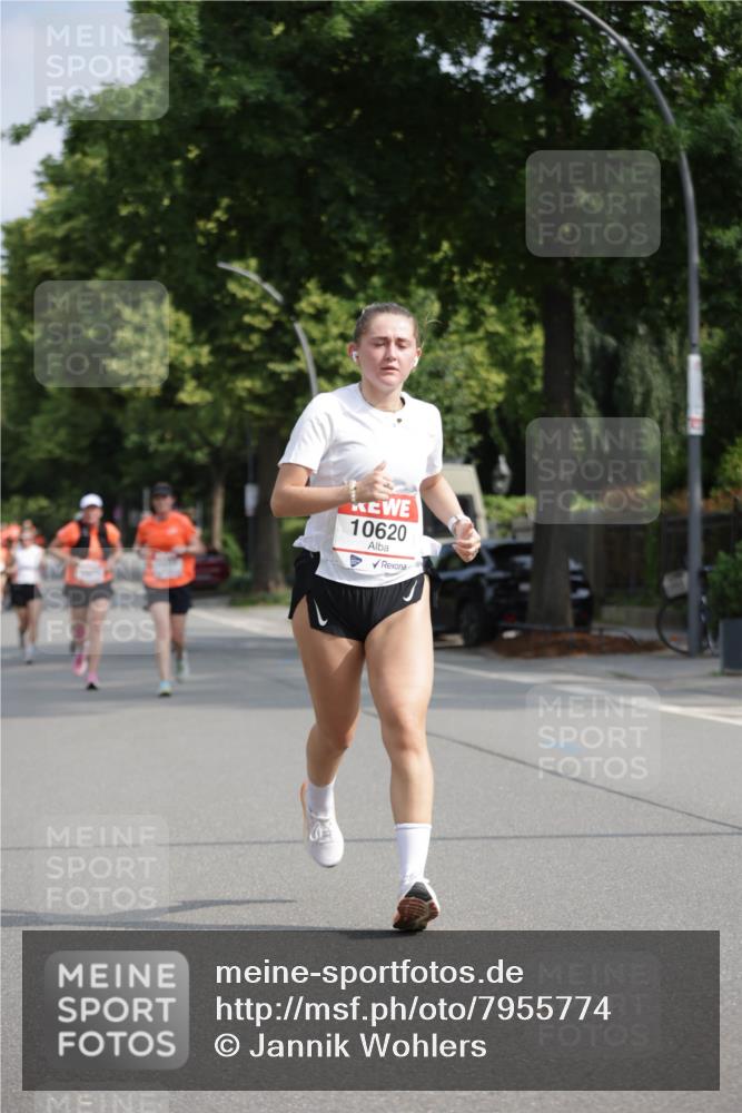 15.06.2025 - REWE Women's Run Jannik Wohlers http://msf.ph/oto/7955774 15.06.2025 08:51:20 Laufen 10620 meine-sportfotos.de