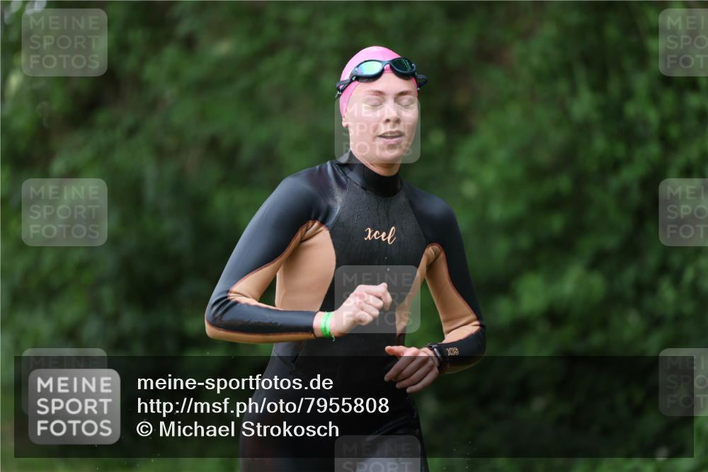 15.06.2025 - 7 Türme Triathlon Michael Strokosch http://msf.ph/oto/7955808 15.06.2025 12:33:50 Schwimmen 415, 433, 603, 667, 675 meine-sportfotos.de
