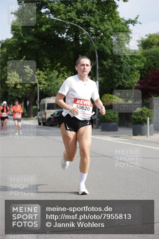 15.06.2025 - REWE Women's Run Jannik Wohlers http://msf.ph/oto/7955813 15.06.2025 08:51:21 Laufen 10620 meine-sportfotos.de