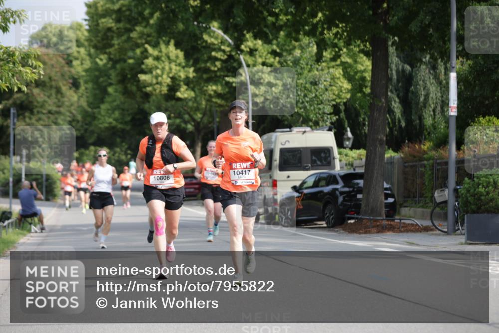 15.06.2025 - REWE Women's Run Jannik Wohlers http://msf.ph/oto/7955822 15.06.2025 08:51:24 Laufen 12, 10808, 104439, 10417 meine-sportfotos.de