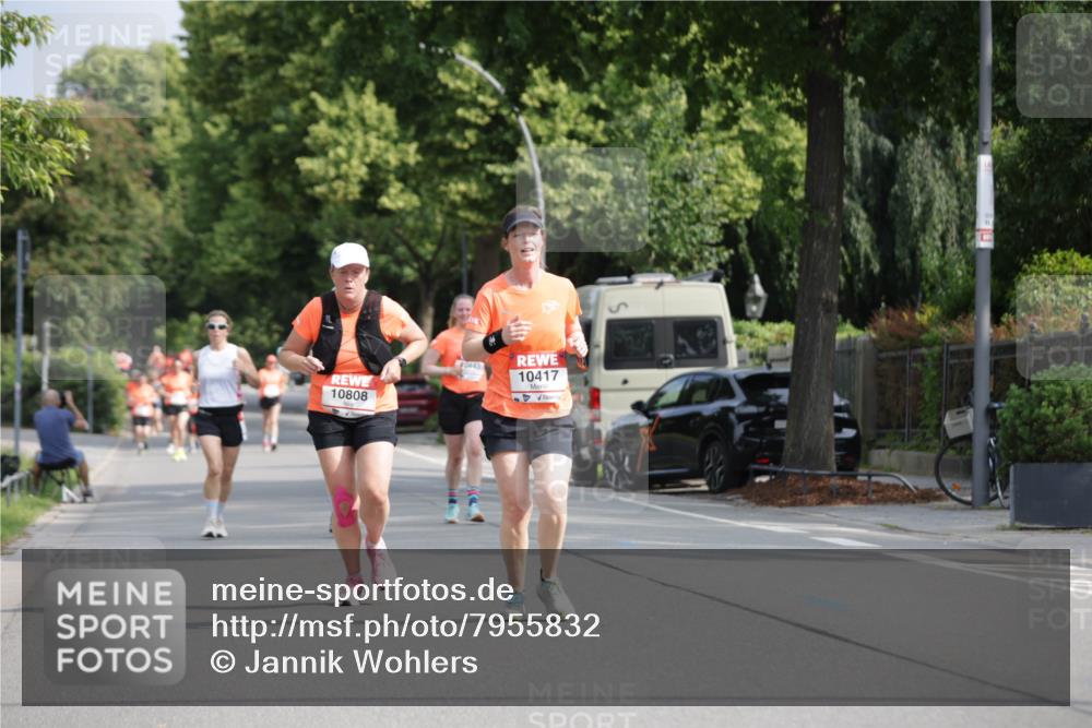 15.06.2025 - REWE Women's Run Jannik Wohlers http://msf.ph/oto/7955832 15.06.2025 08:51:24 Laufen 10808, 40443, 10417 meine-sportfotos.de