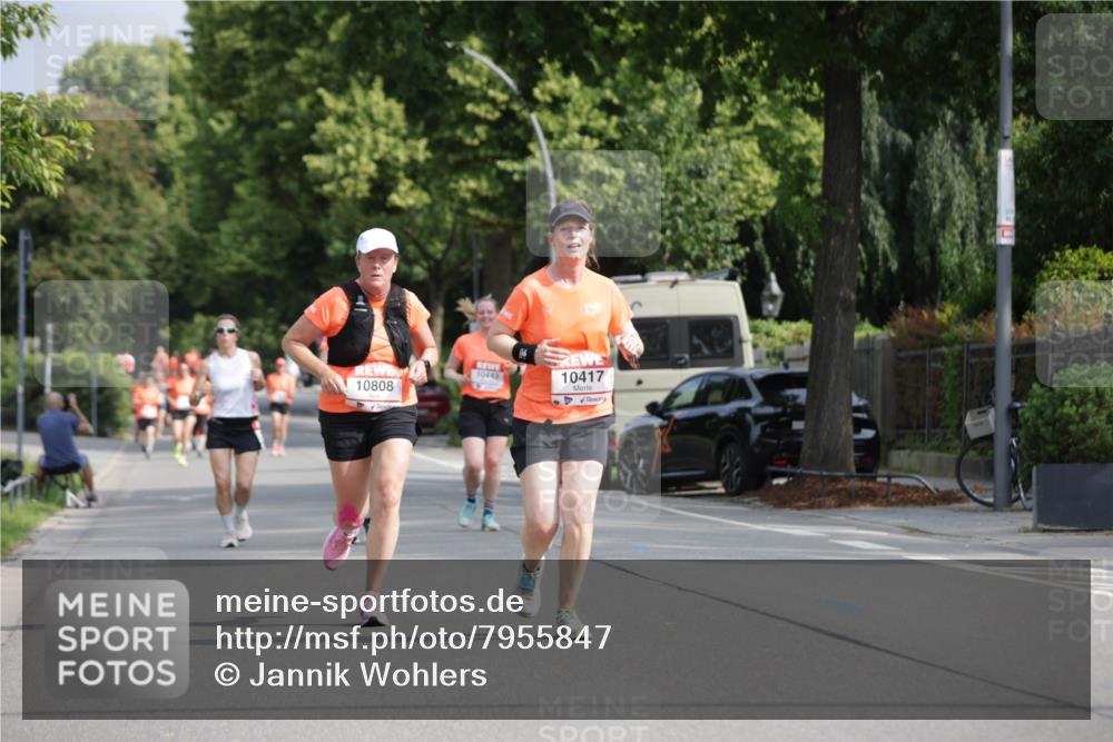 15.06.2025 - REWE Women's Run Jannik Wohlers http://msf.ph/oto/7955847 15.06.2025 08:51:24 Laufen 10443, 10417, 10808 meine-sportfotos.de