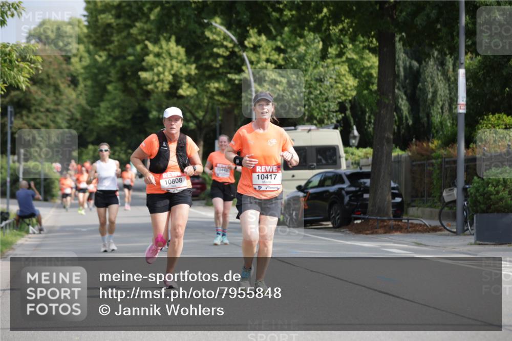 15.06.2025 - REWE Women's Run Jannik Wohlers http://msf.ph/oto/7955848 15.06.2025 08:51:24 Laufen 10443, 10808, 10417 meine-sportfotos.de