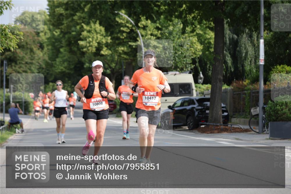 15.06.2025 - REWE Women's Run Jannik Wohlers http://msf.ph/oto/7955851 15.06.2025 08:51:24 Laufen 10808, 10443, 10417 meine-sportfotos.de