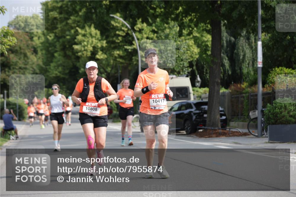 15.06.2025 - REWE Women's Run Jannik Wohlers http://msf.ph/oto/7955874 15.06.2025 08:51:25 Laufen 10443, 10417, 10808 meine-sportfotos.de