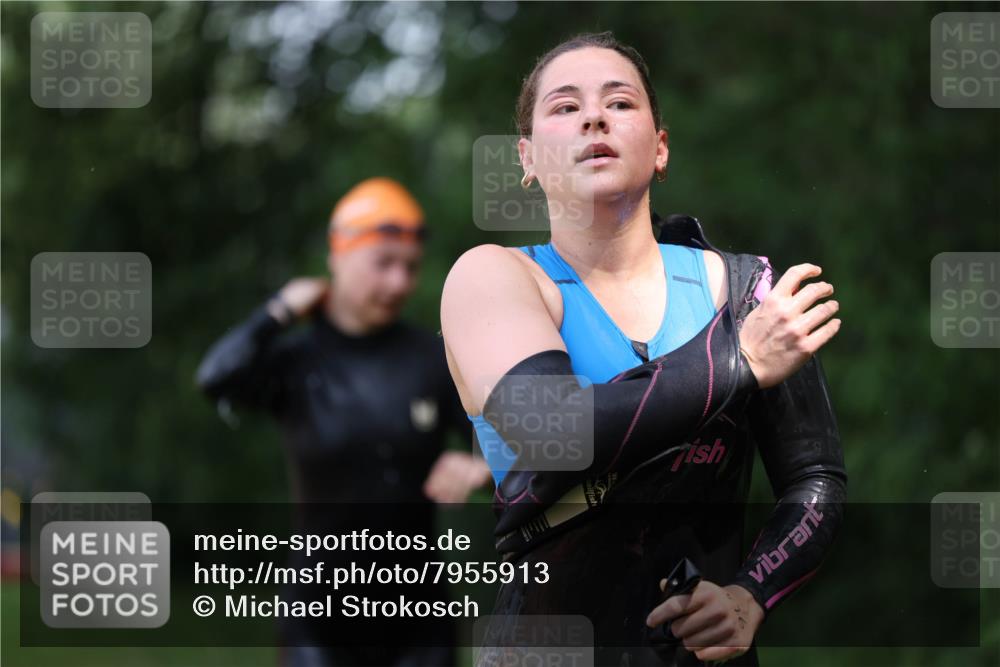 15.06.2025 - 7 Türme Triathlon Michael Strokosch http://msf.ph/oto/7955913 15.06.2025 12:34:32 Schwimmen 352, 359, 403, 482, 535, 547, 576 meine-sportfotos.de