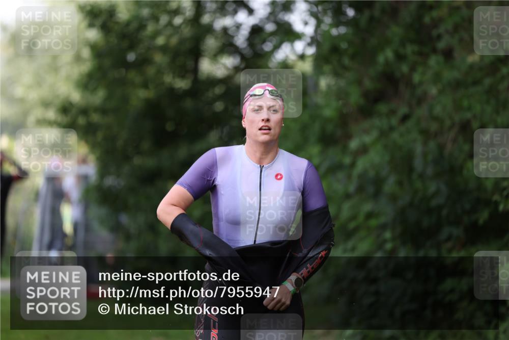 15.06.2025 - 7 Türme Triathlon Michael Strokosch http://msf.ph/oto/7955947 15.06.2025 12:34:37 Schwimmen 352, 359, 403, 482, 526, 535, 547, 576 meine-sportfotos.de
