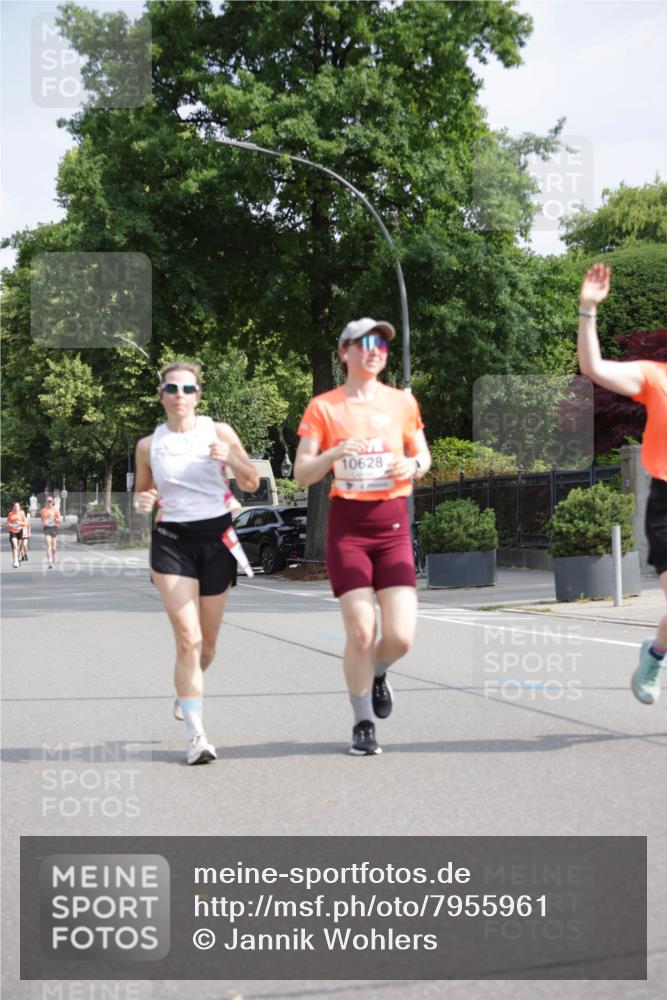15.06.2025 - REWE Women's Run Jannik Wohlers http://msf.ph/oto/7955961 15.06.2025 08:51:30 Laufen 10628 meine-sportfotos.de