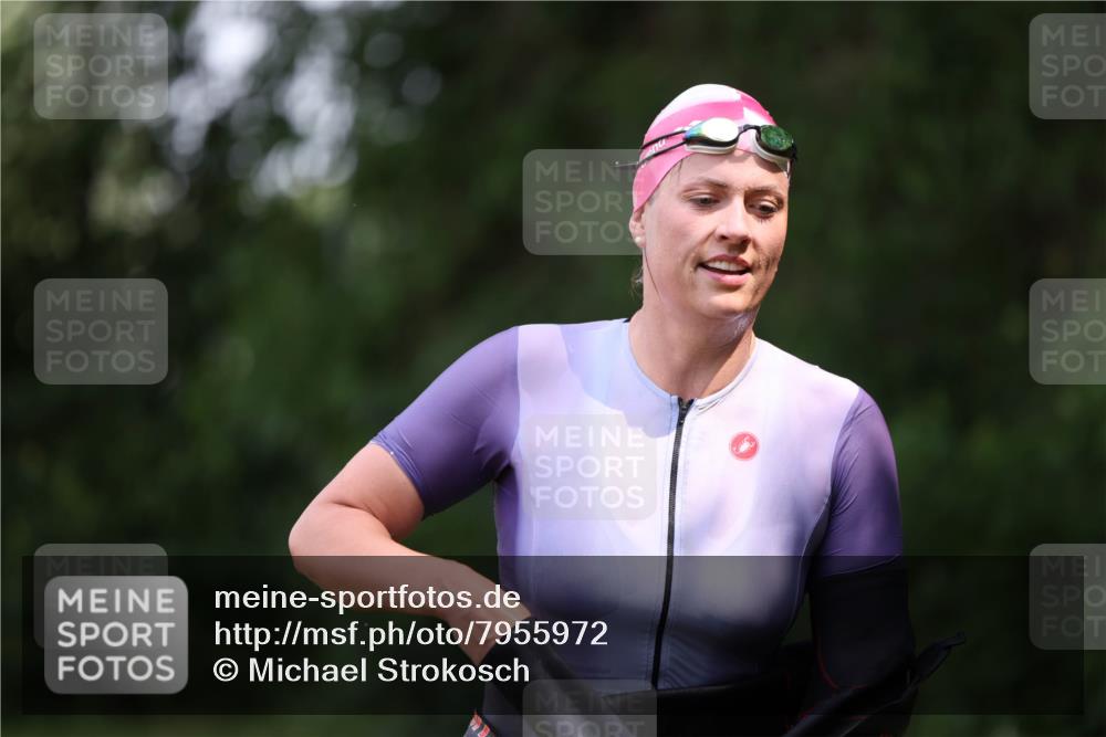15.06.2025 - 7 Türme Triathlon Michael Strokosch http://msf.ph/oto/7955972 15.06.2025 12:34:39 Schwimmen 352, 359, 403, 482, 526, 535, 547, 576 meine-sportfotos.de