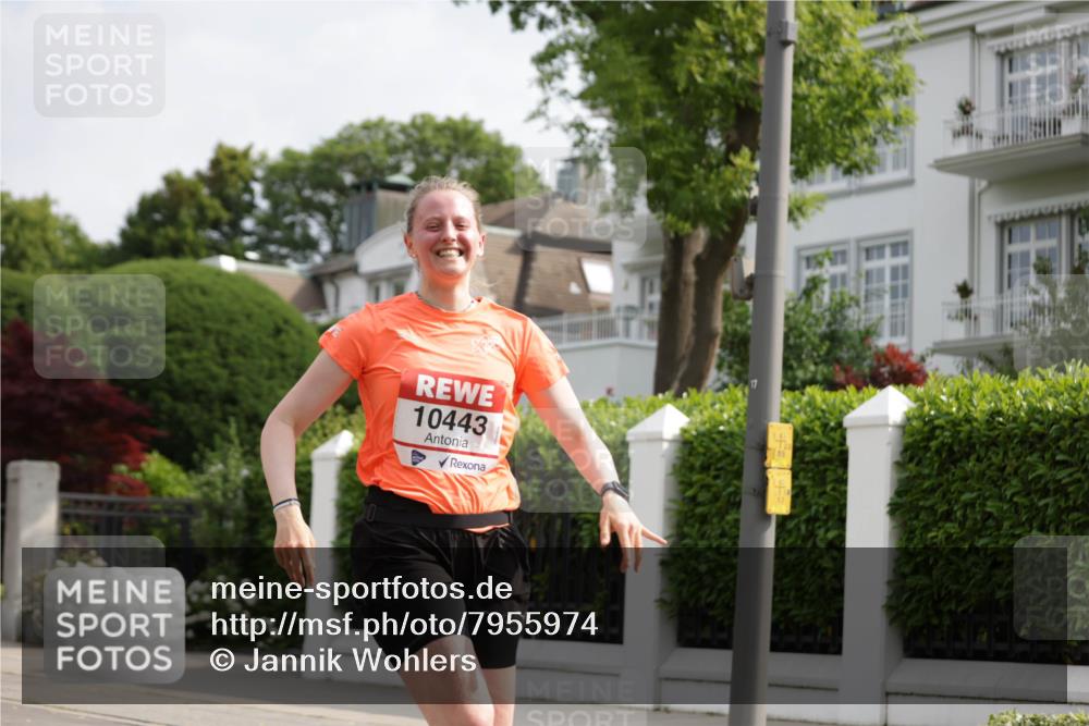 15.06.2025 - REWE Women's Run Jannik Wohlers http://msf.ph/oto/7955974 15.06.2025 08:51:31 Laufen 10443 meine-sportfotos.de