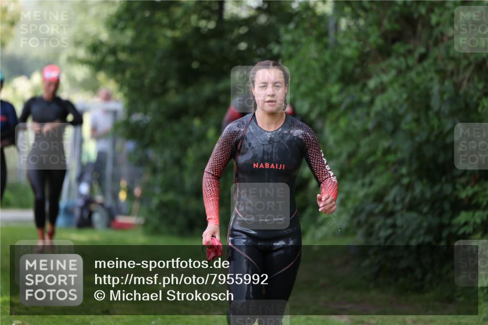 15.06.2025 - 7 Türme Triathlon Michael Strokosch http://msf.ph/oto/7955992 15.06.2025 12:34:42 Schwimmen 352, 359, 403, 482, 526, 535, 547, 576 meine-sportfotos.de