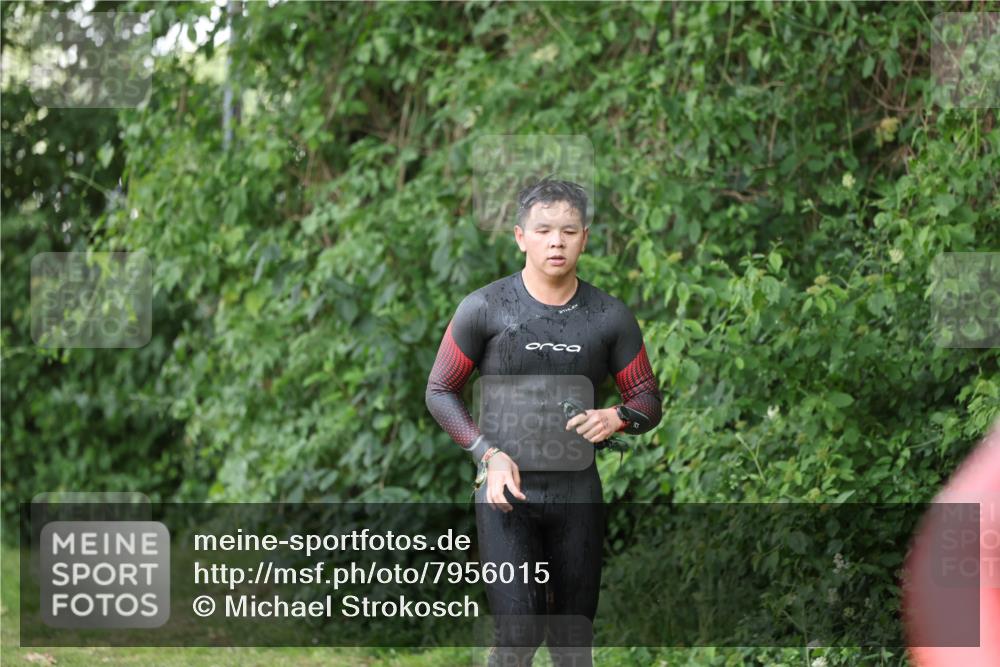 15.06.2025 - 7 Türme Triathlon Michael Strokosch http://msf.ph/oto/7956015 15.06.2025 12:34:44 Schwimmen 352, 359, 482, 526, 535, 547 meine-sportfotos.de