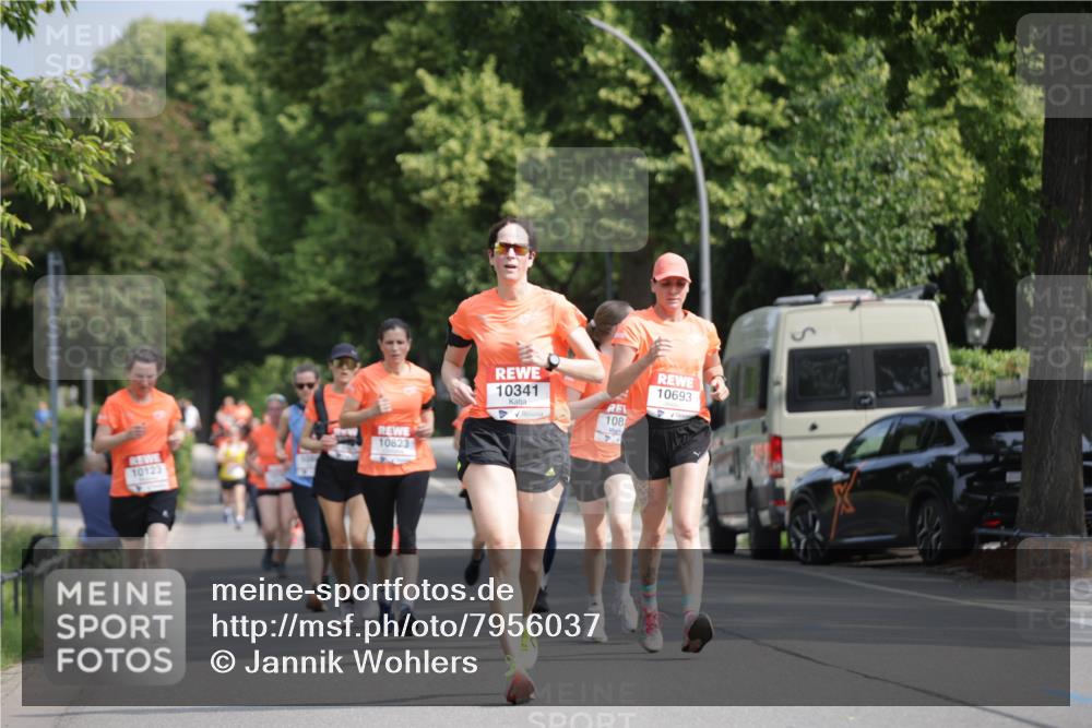 15.06.2025 - REWE Women's Run Jannik Wohlers http://msf.ph/oto/7956037 15.06.2025 08:51:40 Laufen 10823, 10123, 10341, 10693, 108 meine-sportfotos.de