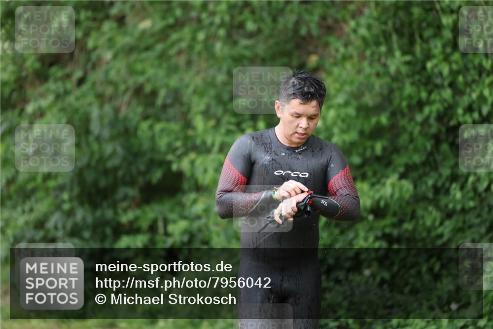 15.06.2025 - 7 Türme Triathlon Michael Strokosch http://msf.ph/oto/7956042 15.06.2025 12:34:45 Schwimmen 352, 359, 482, 526, 535, 547 meine-sportfotos.de
