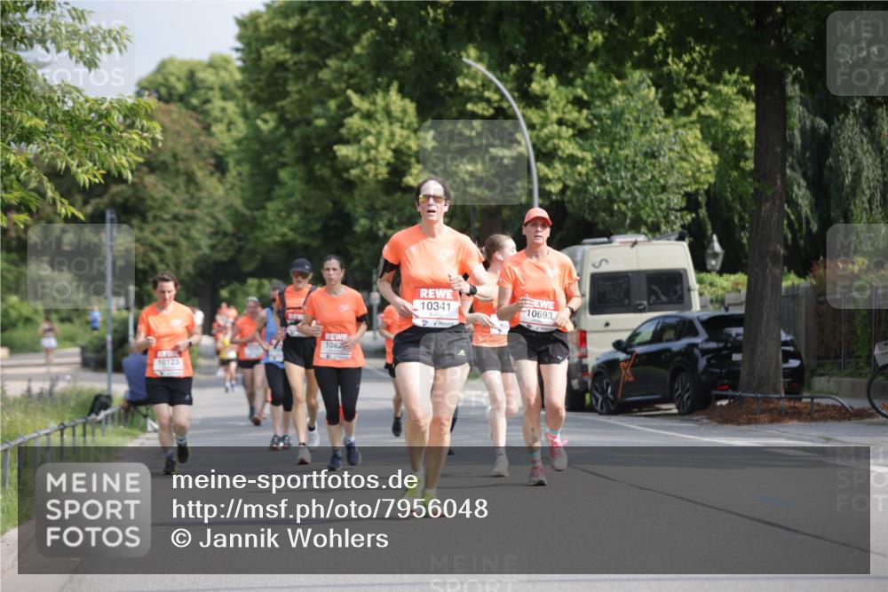 15.06.2025 - REWE Women's Run Jannik Wohlers http://msf.ph/oto/7956048 15.06.2025 08:51:40 Laufen 10123, 1082, 10341, 10693 meine-sportfotos.de