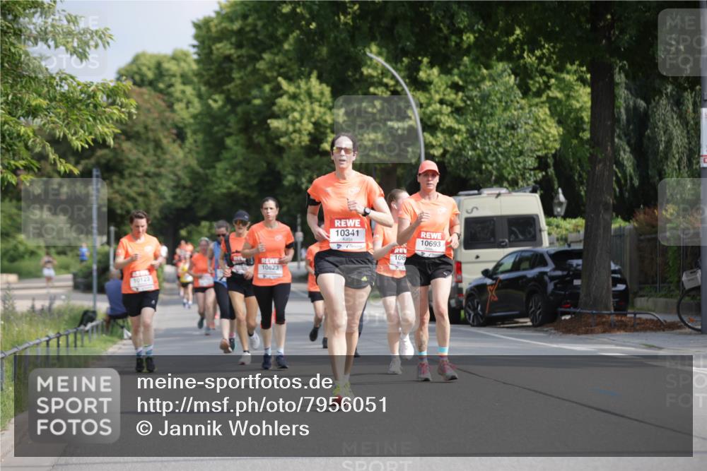 15.06.2025 - REWE Women's Run Jannik Wohlers http://msf.ph/oto/7956051 15.06.2025 08:51:40 Laufen 10823, 10123, 10341, 10693, 108 meine-sportfotos.de