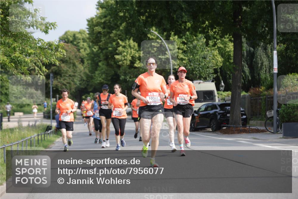 15.06.2025 - REWE Women's Run Jannik Wohlers http://msf.ph/oto/7956077 15.06.2025 08:51:41 Laufen 10123, 1082, 10341, 106 meine-sportfotos.de