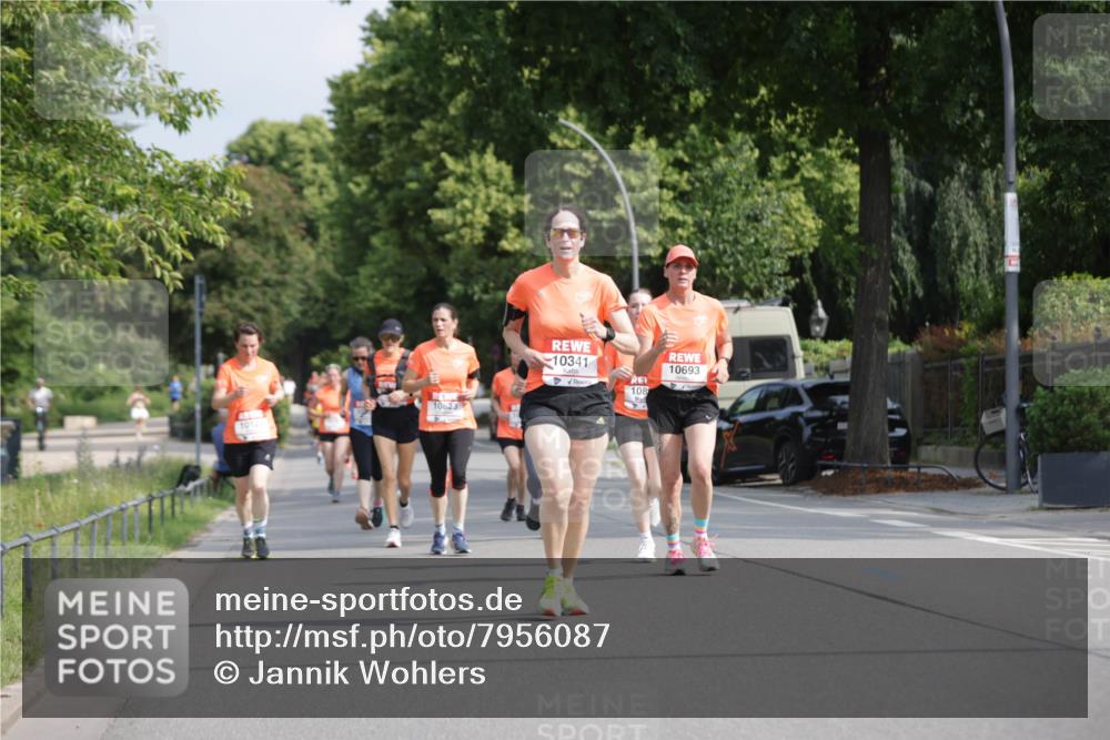 15.06.2025 - REWE Women's Run Jannik Wohlers http://msf.ph/oto/7956087 15.06.2025 08:51:41 Laufen 1012, 10823, 10341, 10693, 108 meine-sportfotos.de
