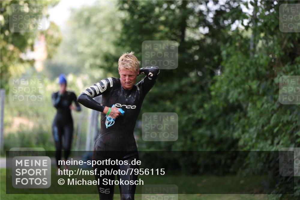 15.06.2025 - 7 Türme Triathlon Michael Strokosch http://msf.ph/oto/7956115 15.06.2025 12:35:11 Schwimmen 420, 532, 533 meine-sportfotos.de